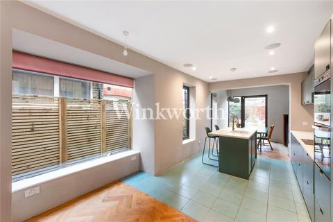 4 bedroom terraced house to rent, Mount Pleasant Road, London, N17