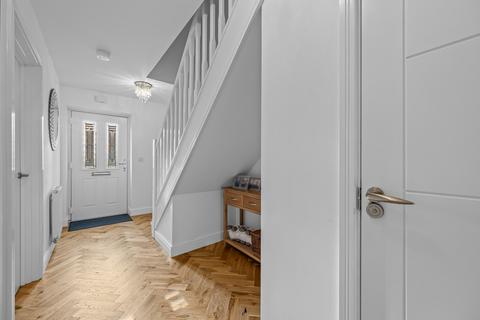 5 bedroom detached house for sale, Fairey Way, Burton Latimer, NN15
