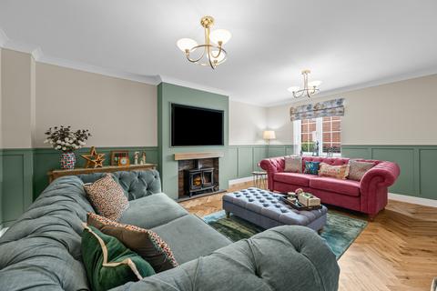 5 bedroom detached house for sale, Fairey Way, Burton Latimer, NN15