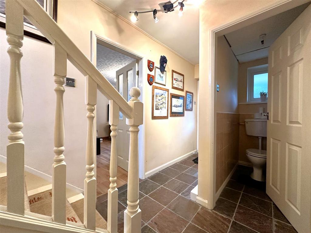 Entrance Hall &amp; GF W.C 478