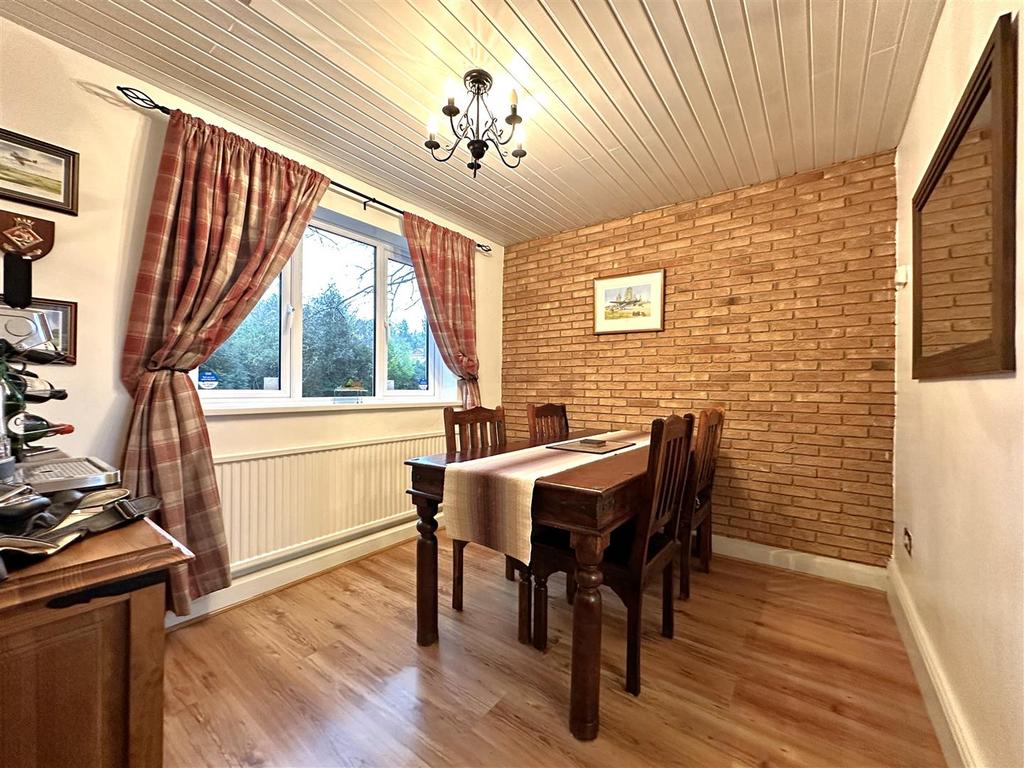 Dining Room 564