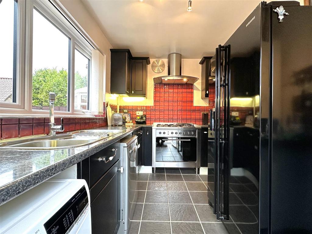 Modern Kitchen 511