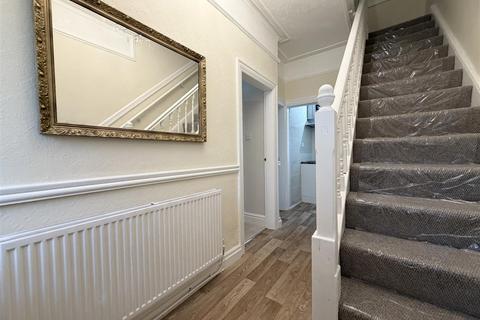 3 bedroom terraced house to rent, Church Street, Ellesmere Port