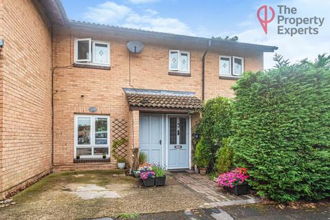 3 bedroom semi-detached house for sale - Lunds Farm Road, Reading, RG5