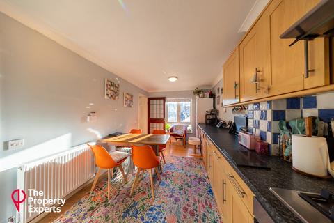 3 bedroom semi-detached house for sale, Lunds Farm Road, Reading, RG5