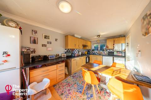 3 bedroom semi-detached house for sale, Lunds Farm Road, Reading, RG5