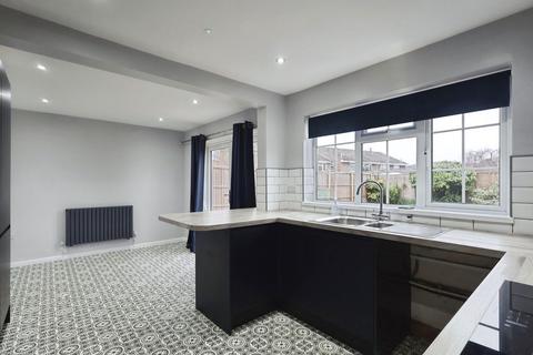 4 bedroom detached house for sale, Bittern Avenue, Gloucester GL4