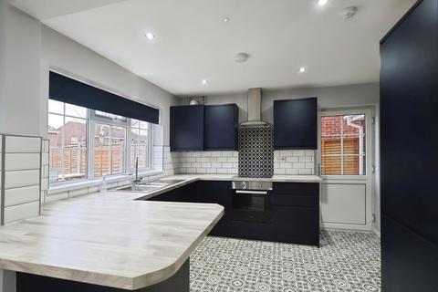 4 bedroom detached house for sale, Bittern Avenue, Gloucester GL4