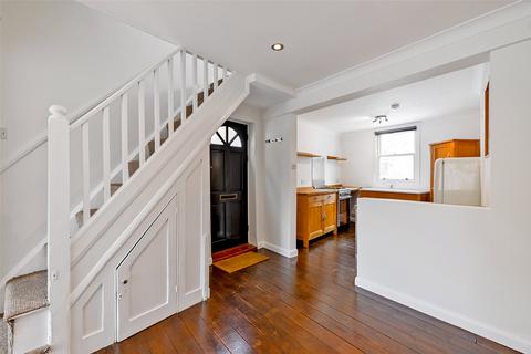 2 bedroom semi-detached house to rent, Helena Road, Windsor, Berkshire, SL4
