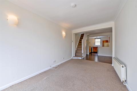 2 bedroom semi-detached house to rent, Helena Road, Windsor, Berkshire, SL4