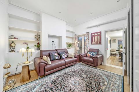 4 bedroom terraced house to rent, West Street, Carshalton SM5