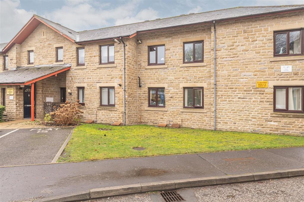 01 - 17 Fox Court HX4 8 EE.jpg
