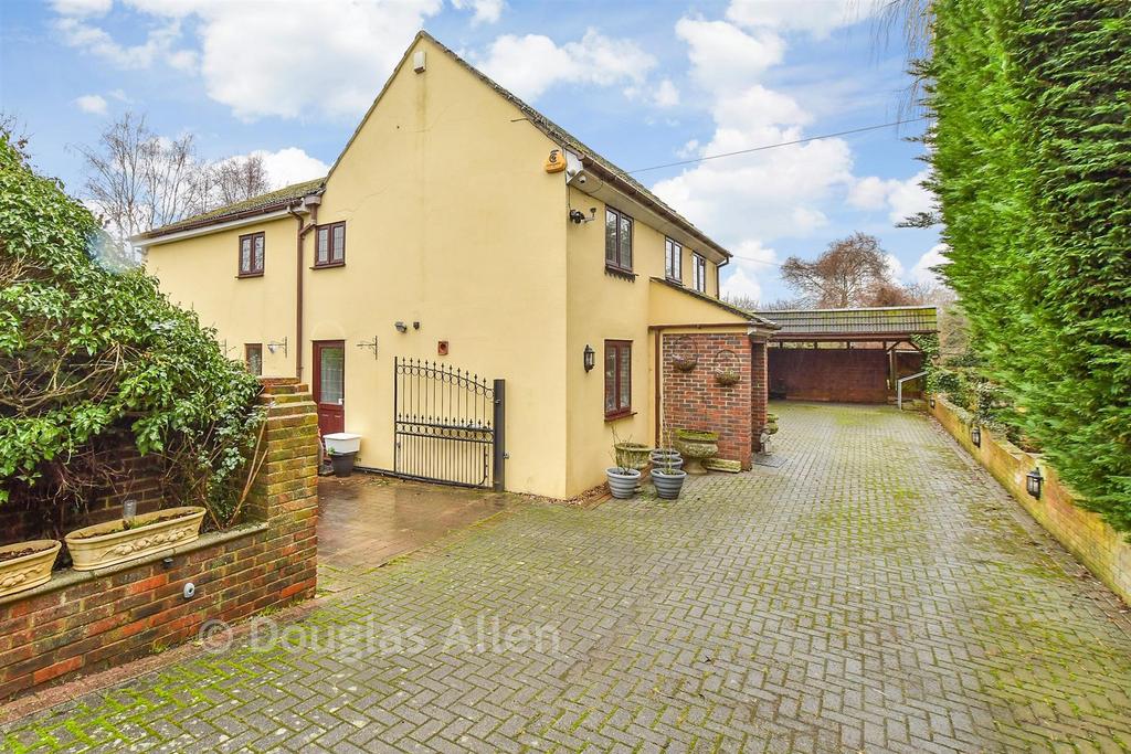 Driveway/Parking