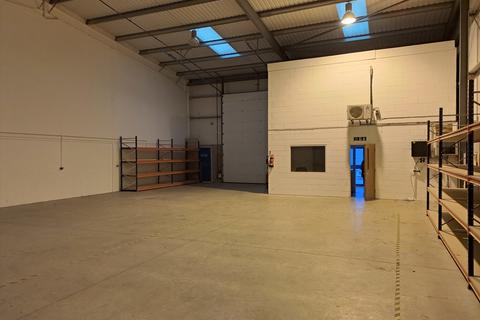 Warehouse to rent, Hearle Way Hatfield AL10 9EW