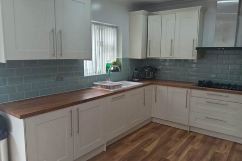 1 bedroom in a house share to rent, Princes Park Lane, Hayes UB3