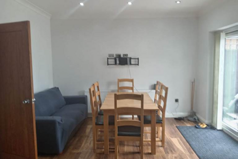 1 bedroom in a house share to rent, Princes Park Lane, Hayes UB3