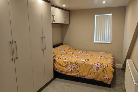 1 bedroom in a house share to rent, Princes Park Lane, Hayes UB3