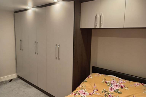 1 bedroom in a house share to rent, Princes Park Lane, Hayes UB3