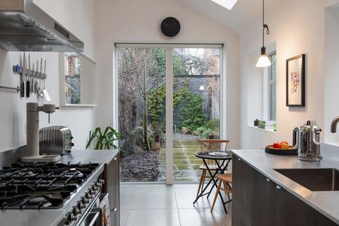 3 bedroom end of terrace house for sale, Knighton Church Road, South Knighton, LE2