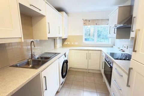 2 bedroom flat to rent, Edgware HA8