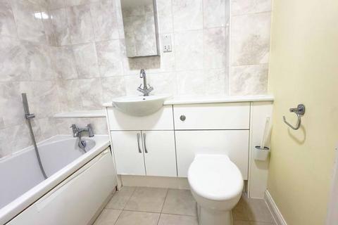 2 bedroom flat to rent, Edgware HA8