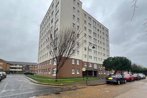 3 bedroom flat for sale, Exeter Road, Dagenham RM10