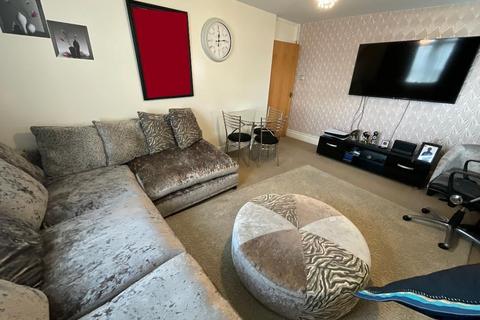 3 bedroom flat for sale, Exeter Road, Dagenham RM10