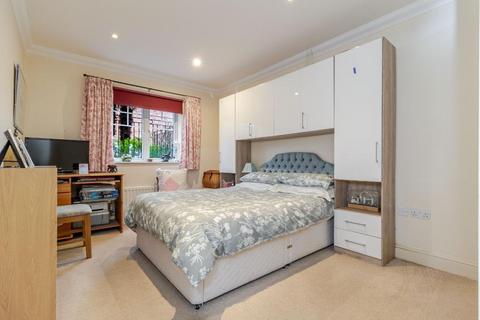 undefined, Spire Place, Warlingham, CR6 9LW