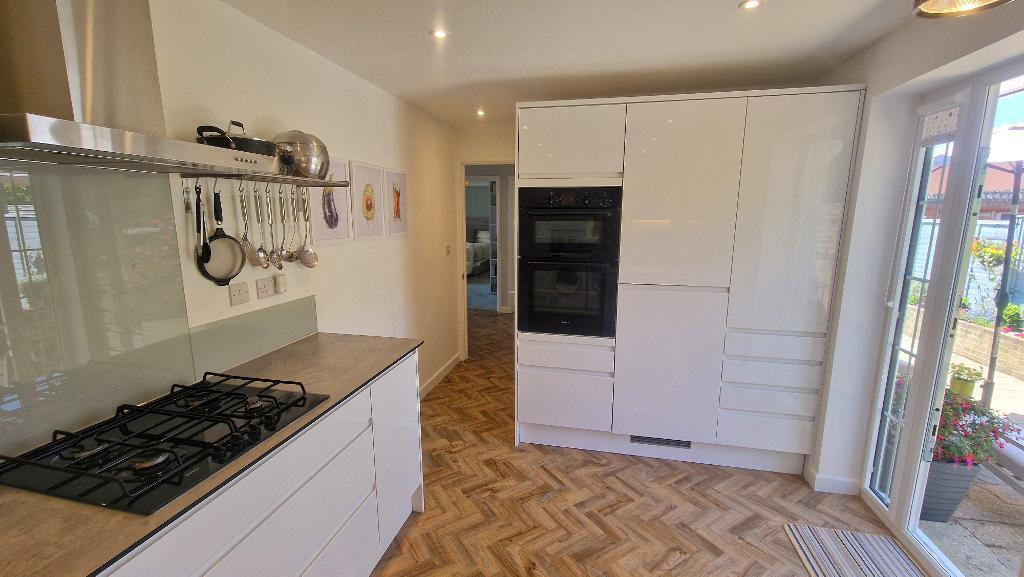Kitchen / Breakfast Room