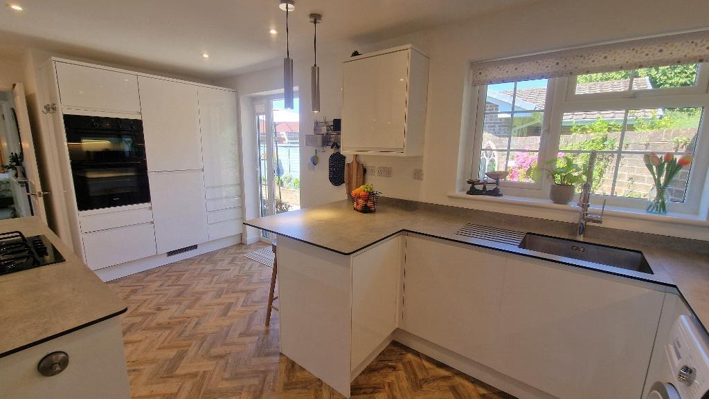 Kitchen / Breakfast Room