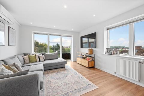 3 bedroom flat for sale - Kingston Road, Wimbledon Chase, London, SW20 8BU