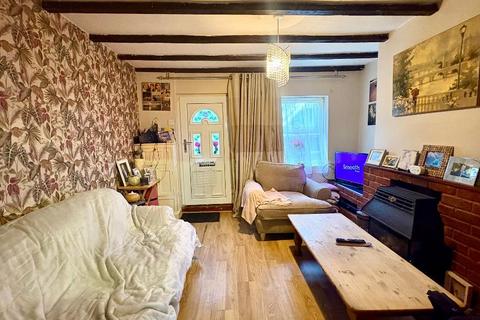 2 bedroom cottage for sale, Hexton Road, Barton-le-Clay, Bedfordshire, MK45 4JZ