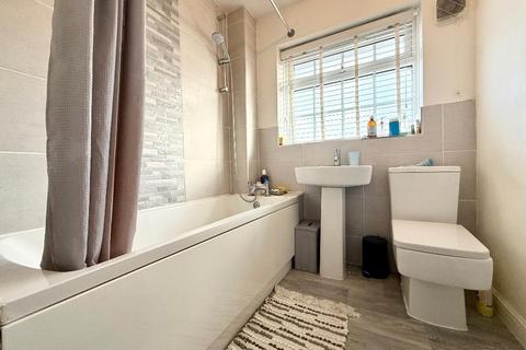 undefined, Hayton Close, Barton Hills, Luton, Bedfordshire, LU3 4HD
