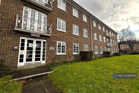 3 bedroom flat to rent, Beverley Hyrst, Croydon, CR0