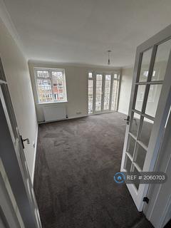 3 bedroom flat to rent, Beverley Hyrst, Croydon, CR0