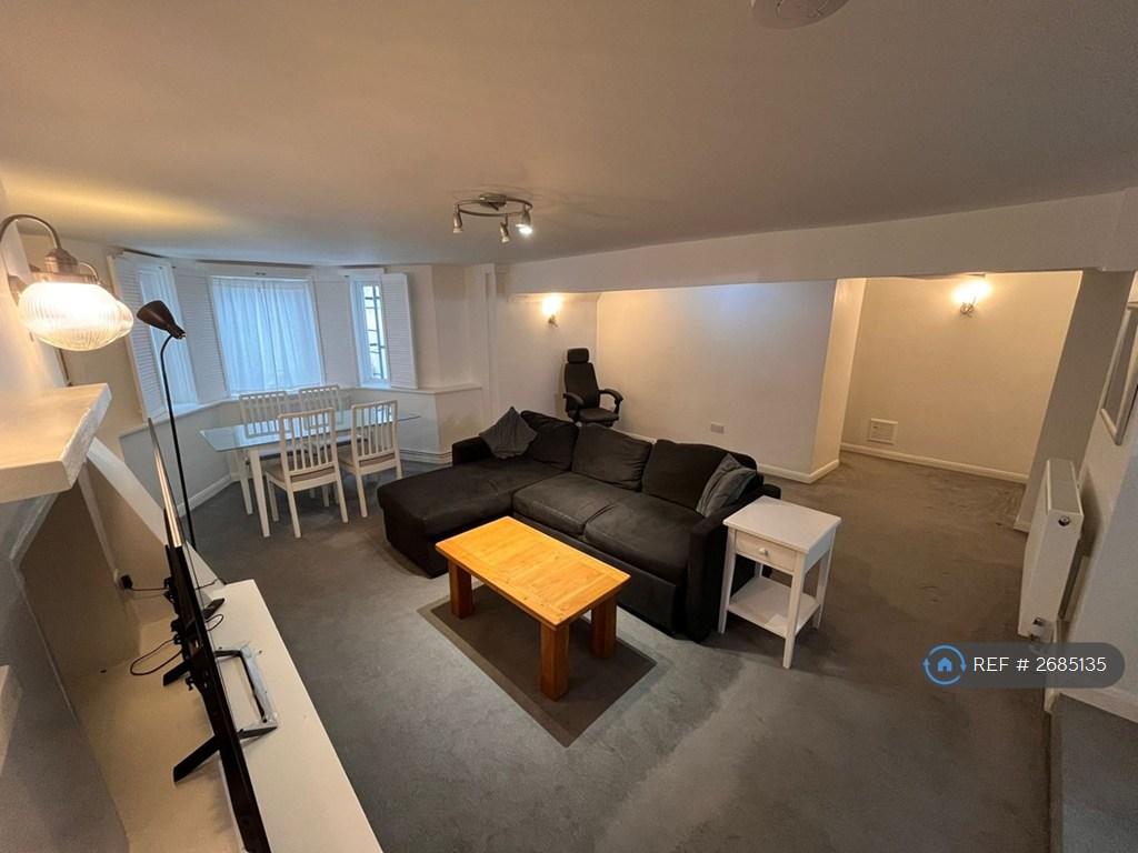 Lounge 1
