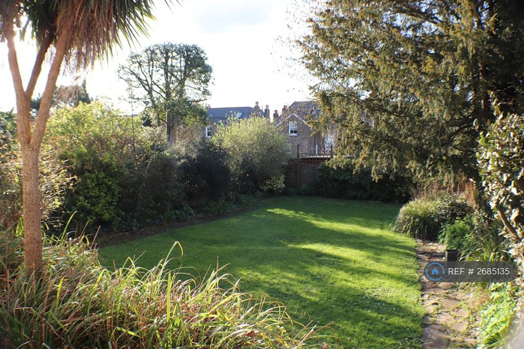 Shared Rear Garden