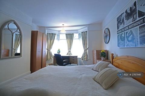 5 bedroom semi-detached house to rent, Burgess Road, Southampton, SO16