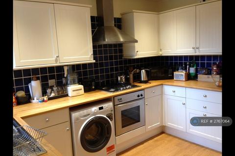 4 bedroom maisonette to rent, Caldervale Road, London, SW4
