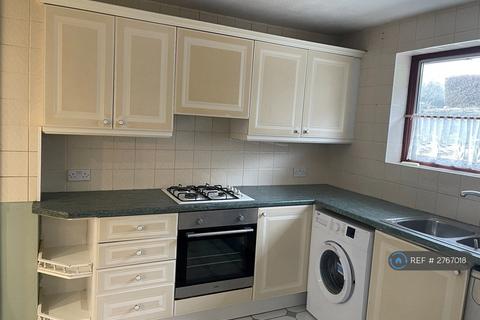 3 bedroom terraced house to rent, Heath Lawn, Flackwell Heath, High Wycombe, HP10