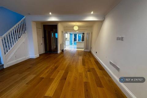 4 bedroom semi-detached house to rent, Oakhampton Road, London, NW7