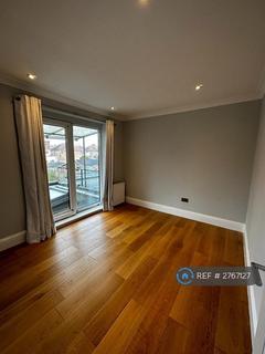 4 bedroom semi-detached house to rent, Oakhampton Road, London, NW7