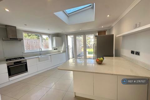 3 bedroom semi-detached house to rent, Oakhampton Road, London, NW7