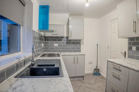 3 bedroom semi-detached house for sale, Yeadon Court, Newcastle Upon Tyne NE3