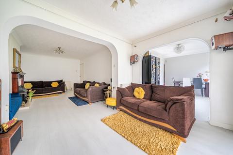 5 bedroom bungalow for sale, Matlock Crescent, Bedfordshire LU4