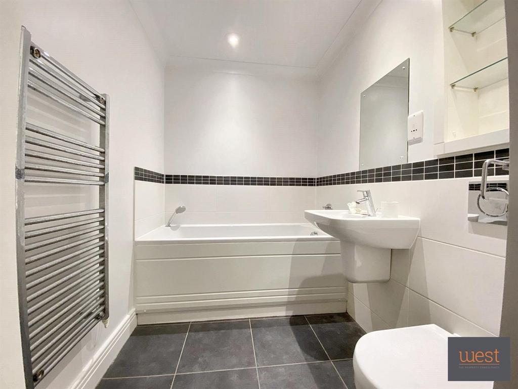En Suite 2.jpg