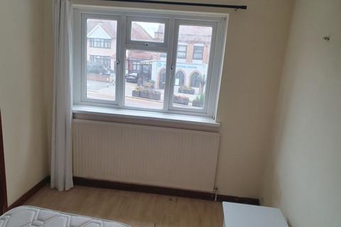 3 bedroom flat to rent, Harrow Road, Wembley HA9
