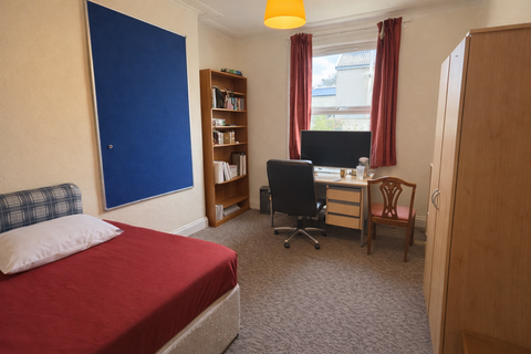 5 bedroom terraced house to rent, Gloucester Road, BS7