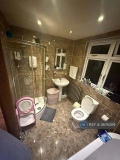 2 bedroom flat to rent, a Beattyville Gardens, Ilford