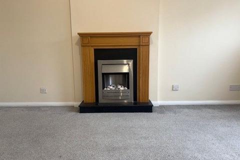 2 bedroom terraced house to rent, Cowdray Close, Luton